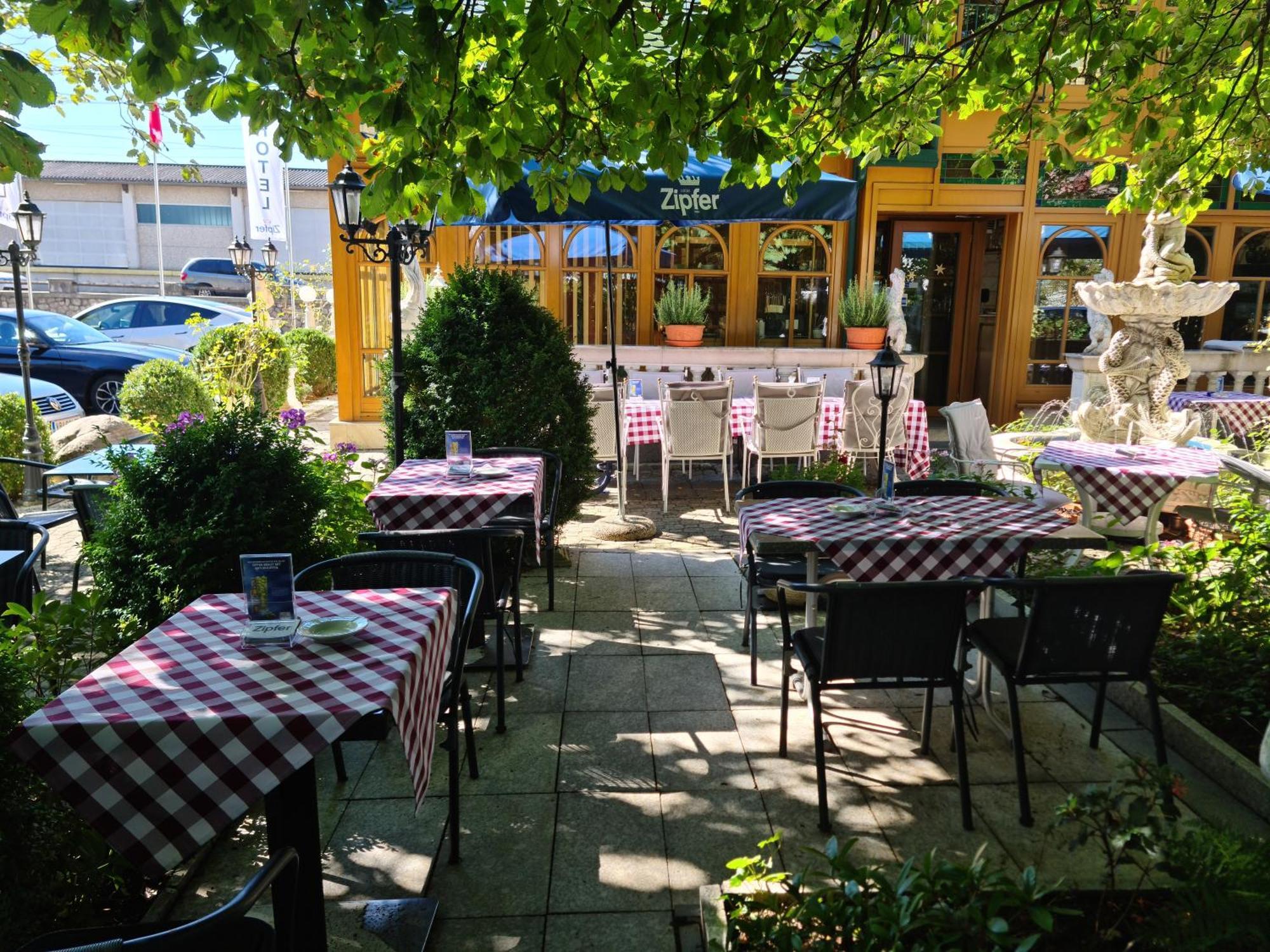 Hoeckner Plaza Hotel Attnang-Puchheim Extérieur photo